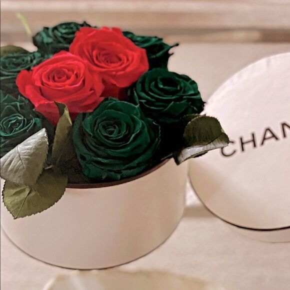 Eternal roses composition   - Picture 1 of 4